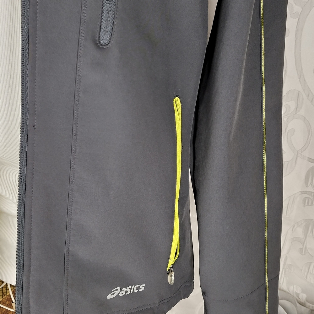 Asics runner jacket - Picture 4 of 14